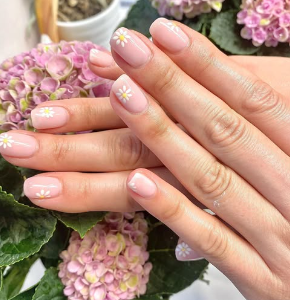 Elegant floral nail art - Passion Nails signature design